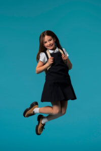 Uniformes escolares personalizados: calidad y diseño para colegios y academias