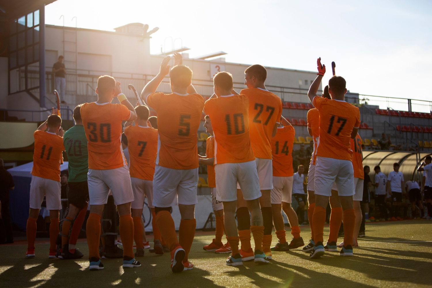 Personalización textil para clubes de fútbol: claves para combinar rendimiento, identidad y durabilidad